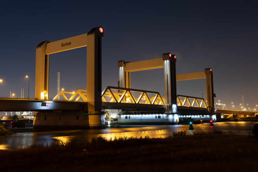 Gateway to the Port