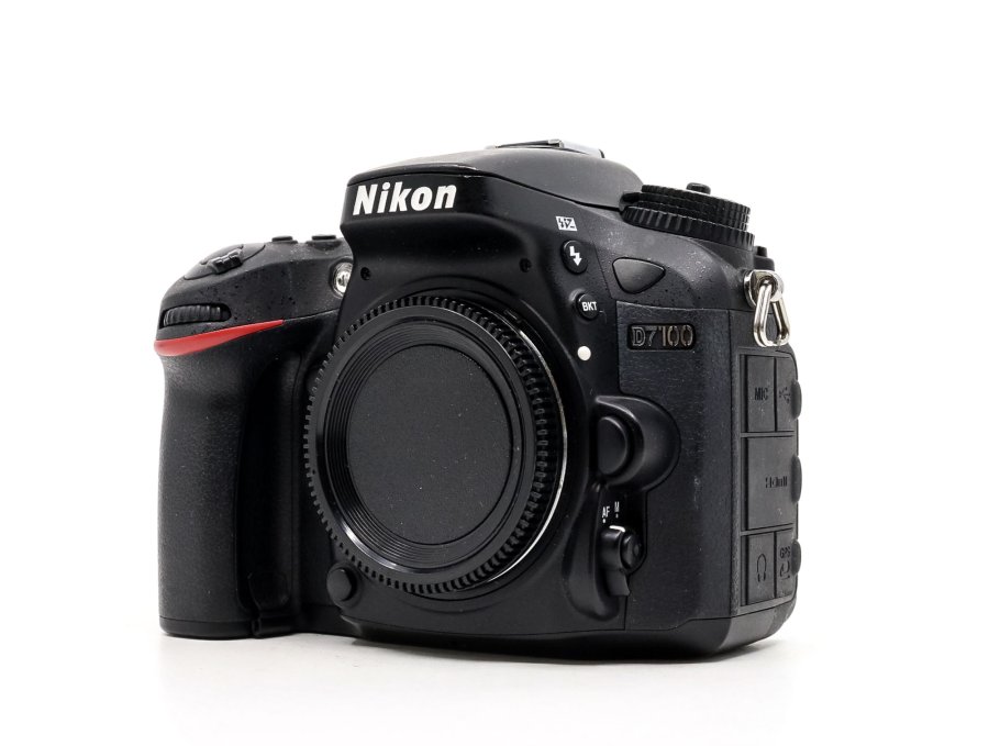 NIKON D7100